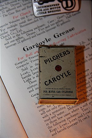 PILCHERS CAROYLE MINI CAN - click to enlarge